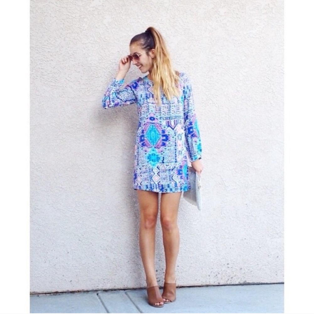 Blue pattern long sleeve dress